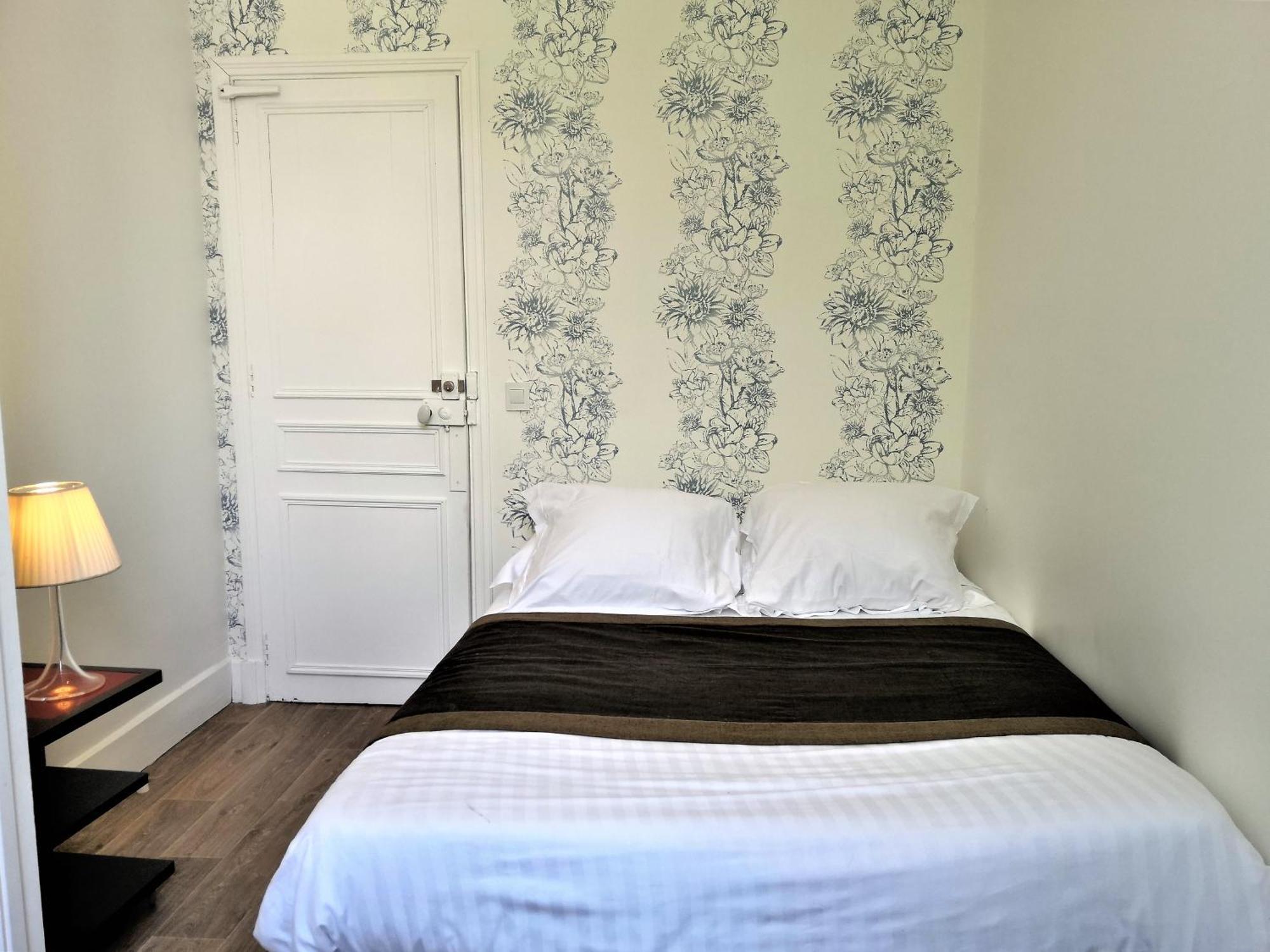 Royal Luchon Aparthotel Bagneres-de-Luchon Ngoại thất bức ảnh