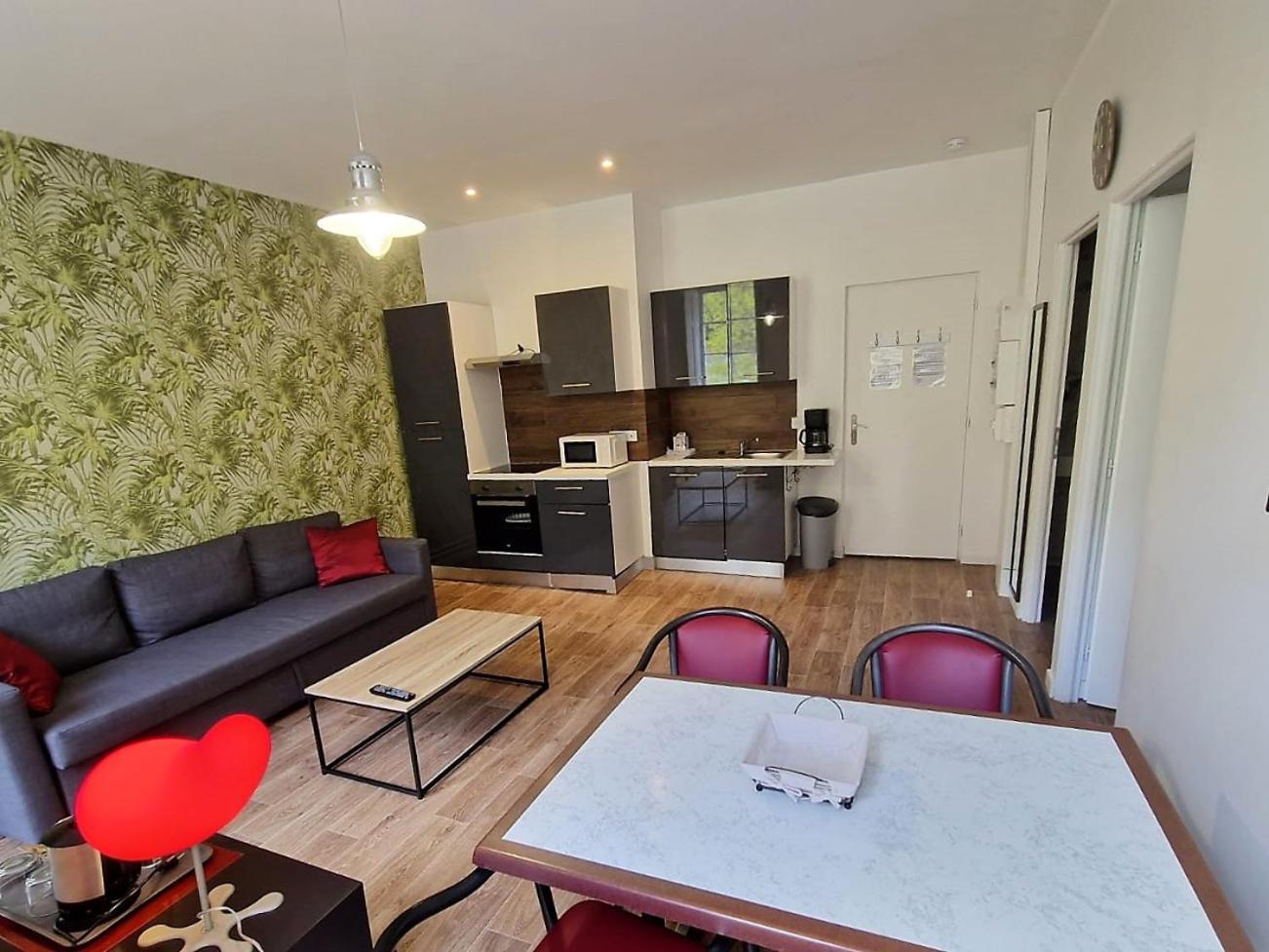 Royal Luchon Aparthotel Bagneres-de-Luchon Ngoại thất bức ảnh