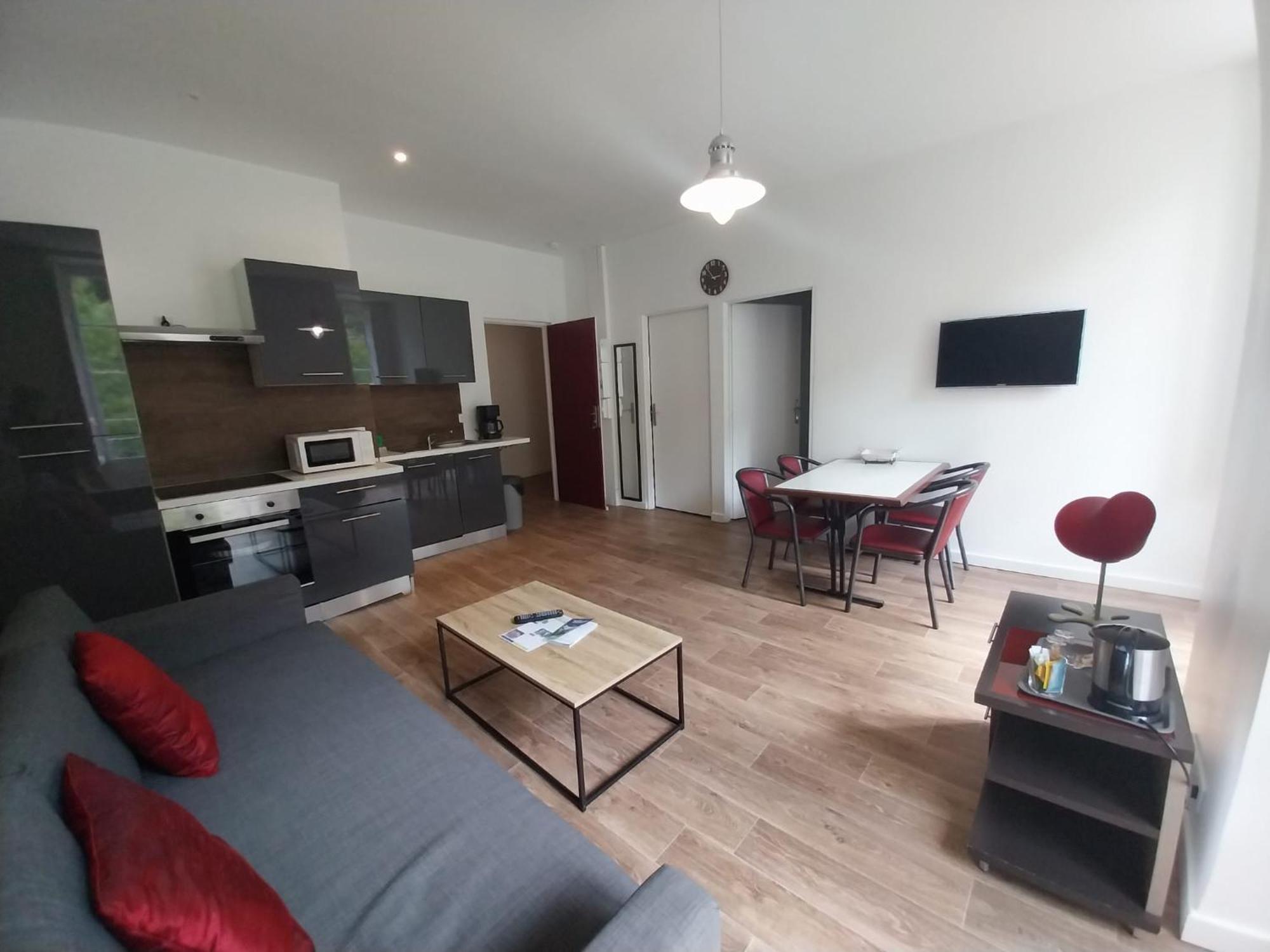 Royal Luchon Aparthotel Bagneres-de-Luchon Ngoại thất bức ảnh
