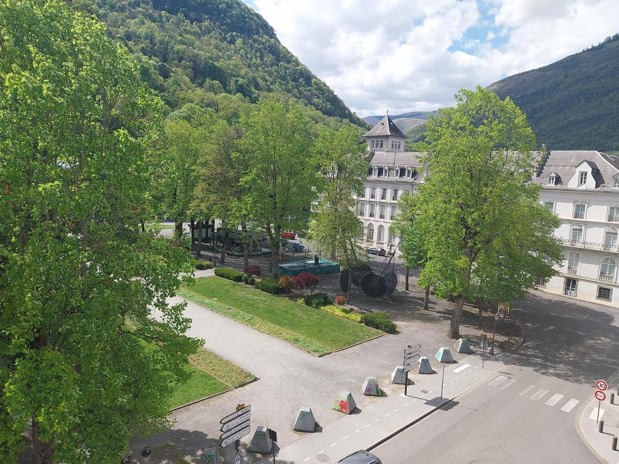Royal Luchon Aparthotel Bagneres-de-Luchon Ngoại thất bức ảnh